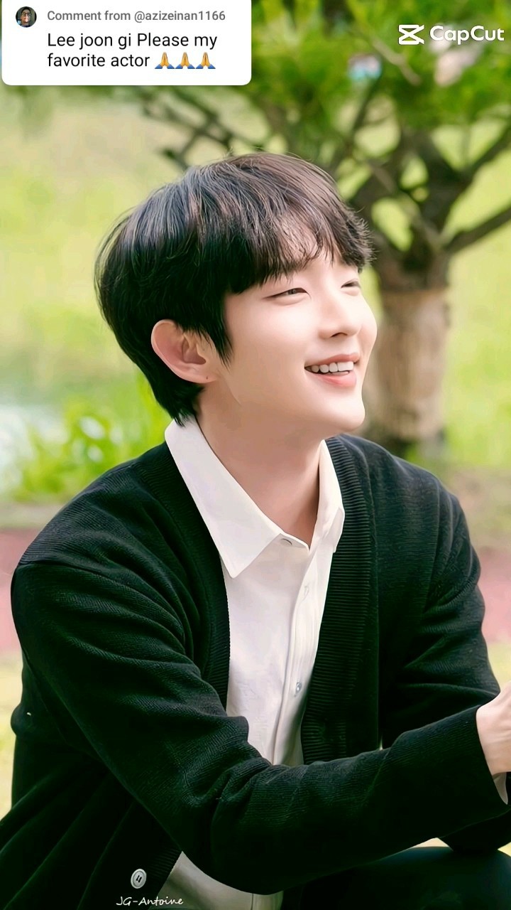 李準基的最新照片