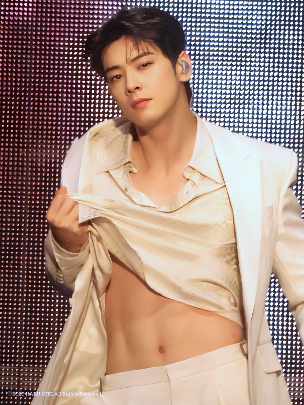 A moment captured by a fan of Cha Eunwoo