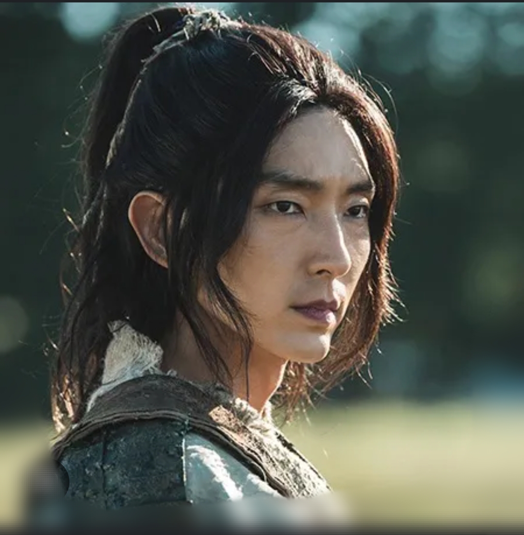 Behind-the-scenes cut of Lee Joongi