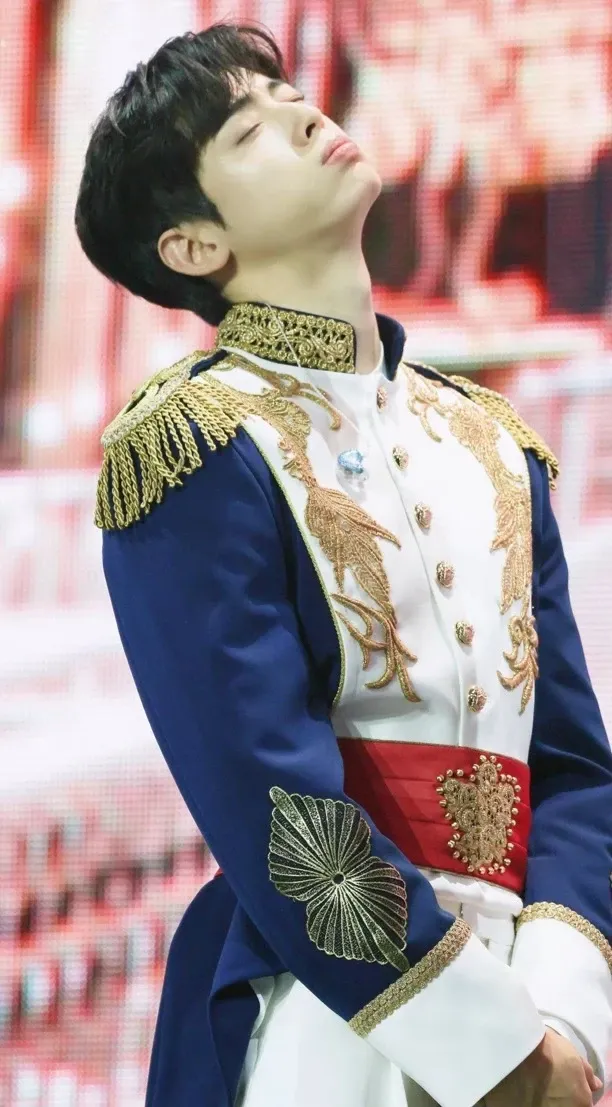 Latest photo of Cha Eunwoo