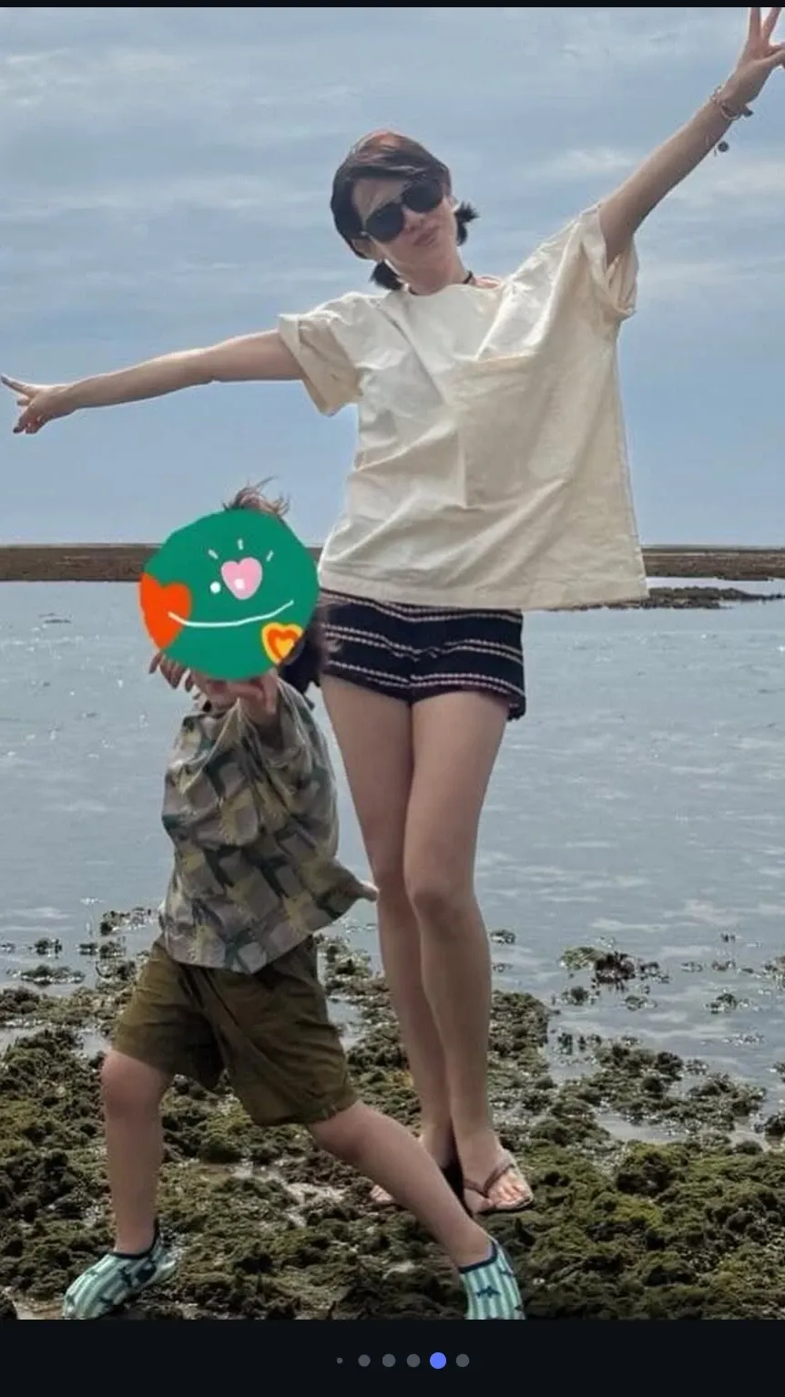 Representative background image loved by Son Yejin fandom