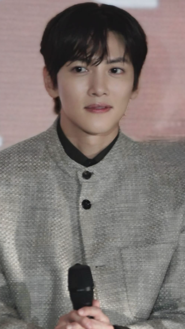 粉丝拍下的池昌旭瞬间