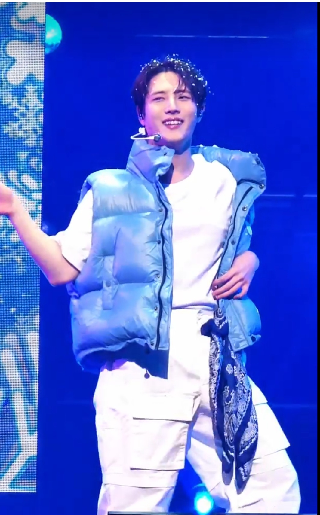 金俊賢的最新照片