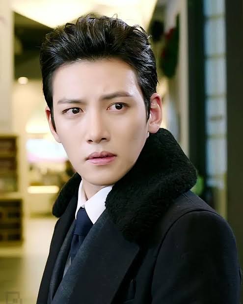 チ・チャンウクの最近の活動ショット