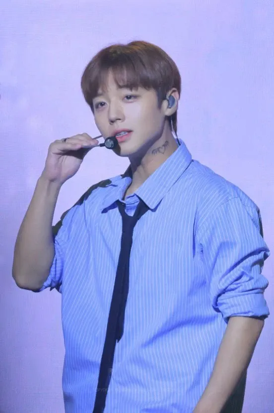 A moment captured by a fan of Park Jihoon