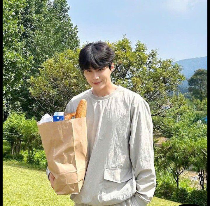 Foto kegiatan terbaru dari Kim Seonho