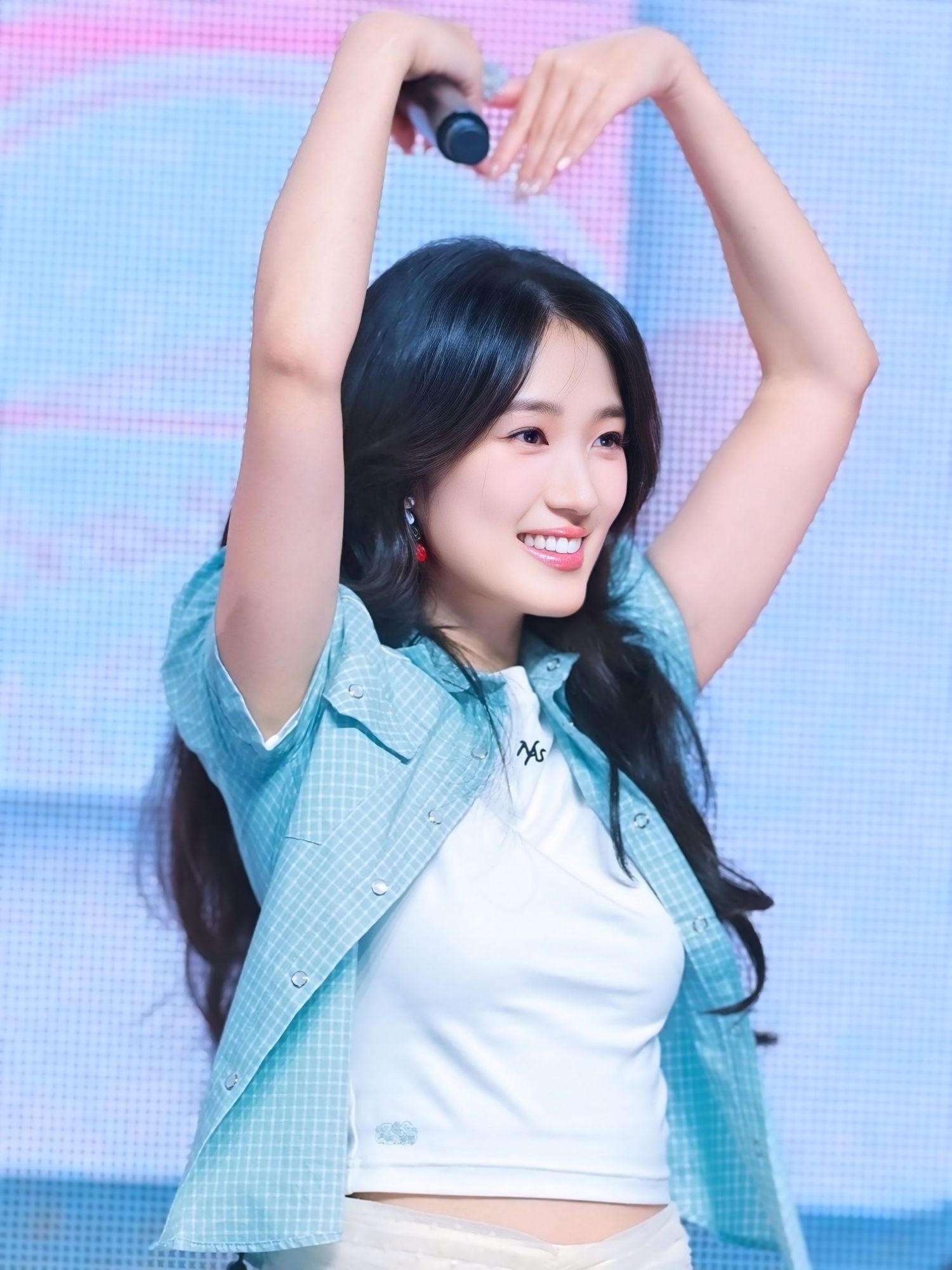 Recent activity shot of Kim Hyeyoon