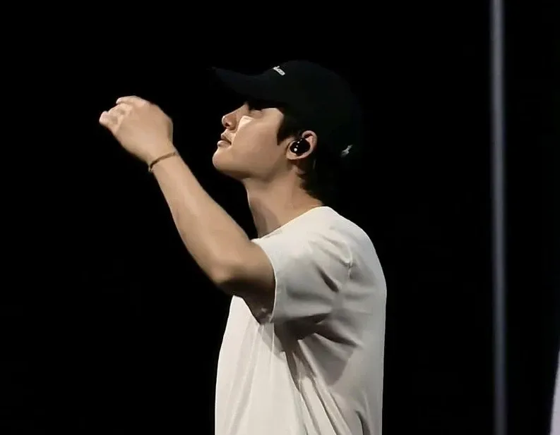 Cuplikan di balik layar dari Doh Kyungsoo (D.O.)