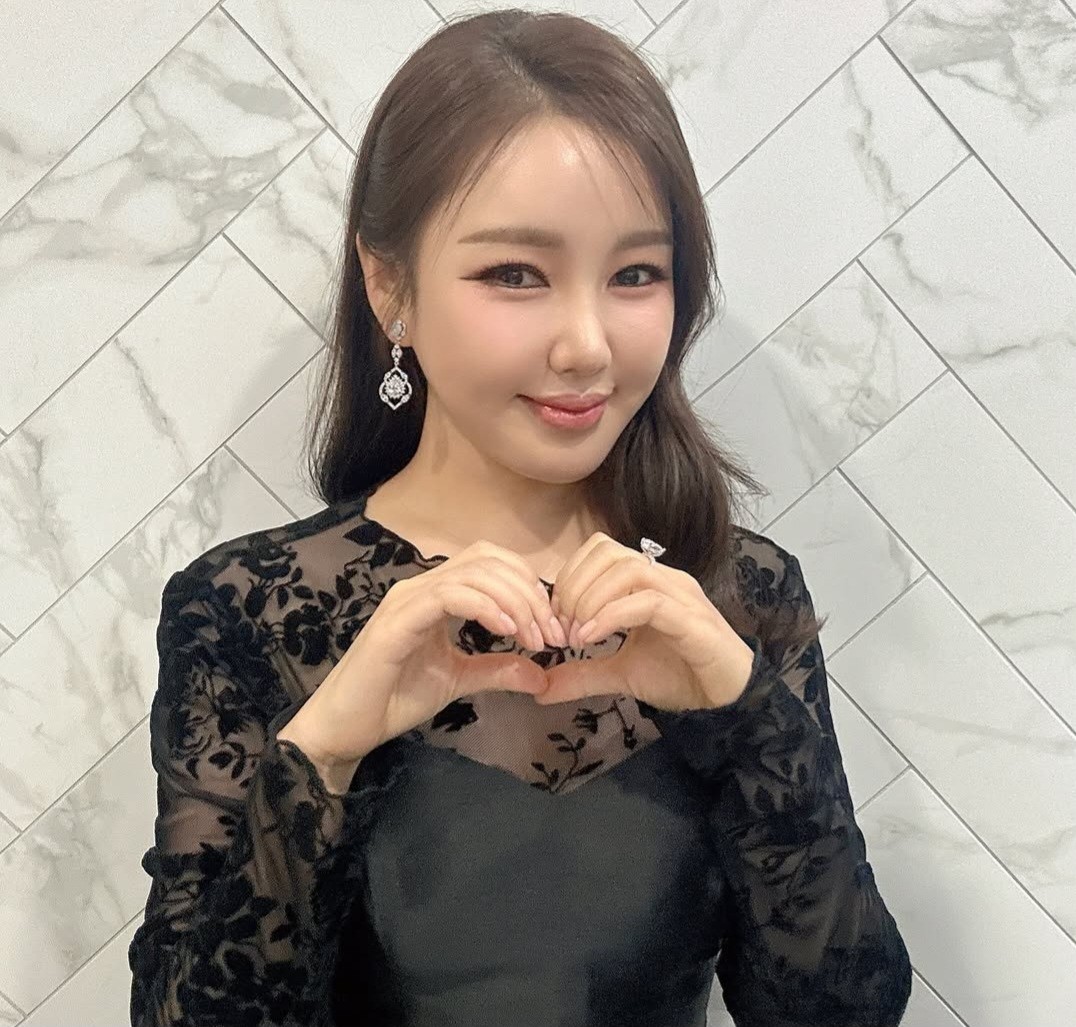 宋歌人的最新照片