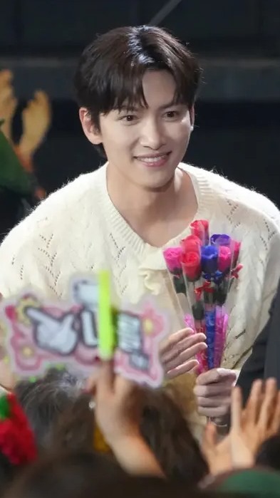 A moment captured by a fan of Ji Changwook