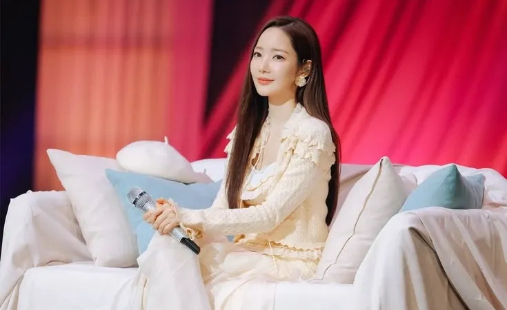 Latest photo of Park Minyoung