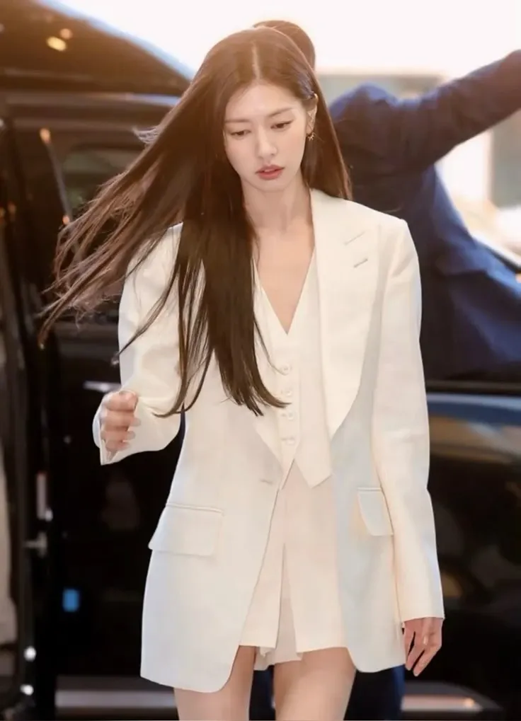 Behind-the-scenes cut of Jung Somin