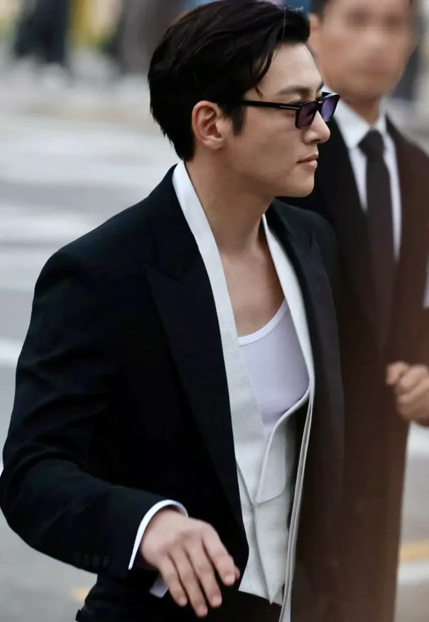 Latest photo of Ji Changwook