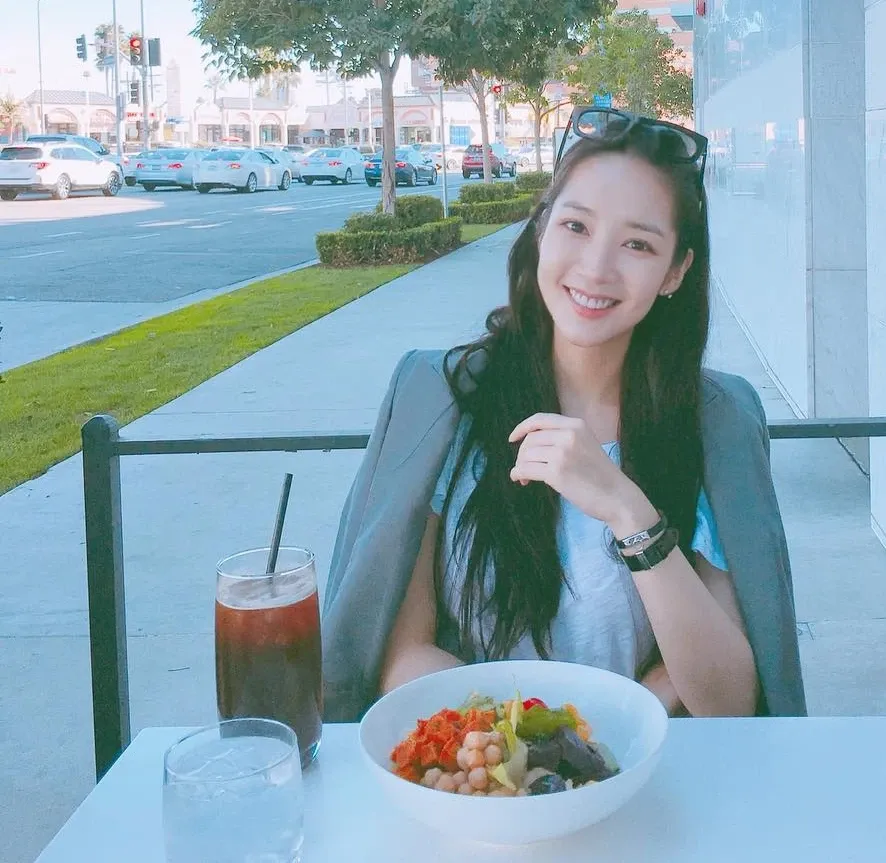 Latest photo of Park Minyoung