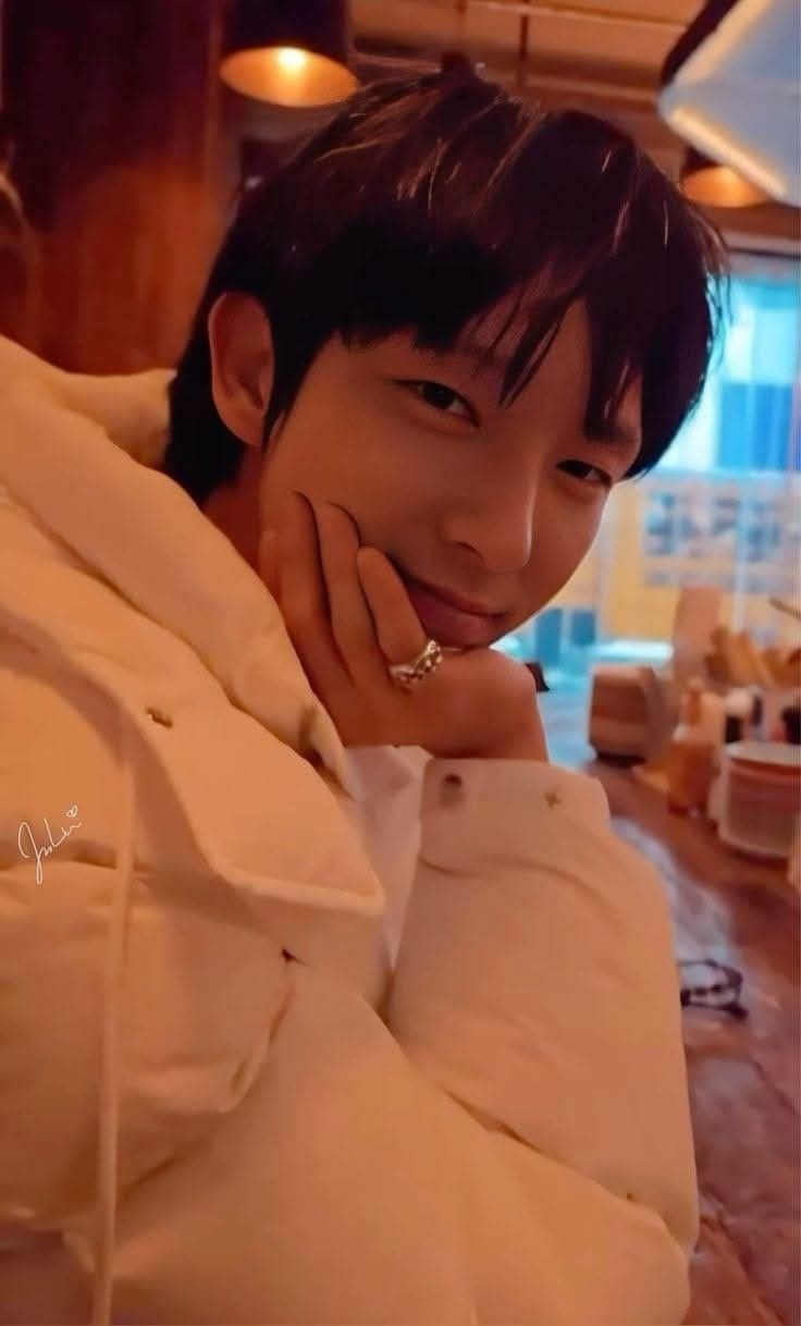 Feed komunitas selebriti terpopuler hari ini