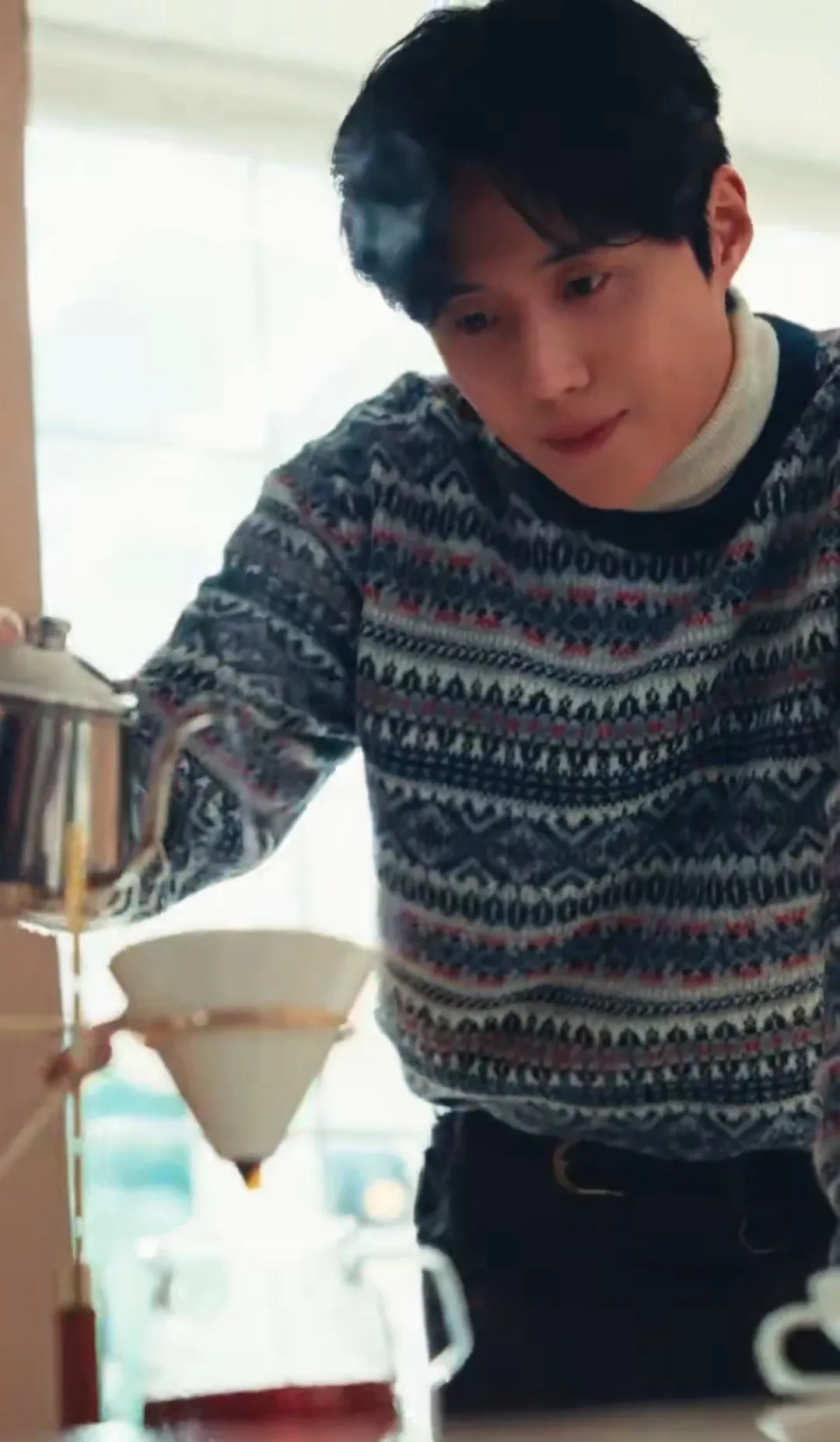 Behind-the-scenes cut of Kim Seonho