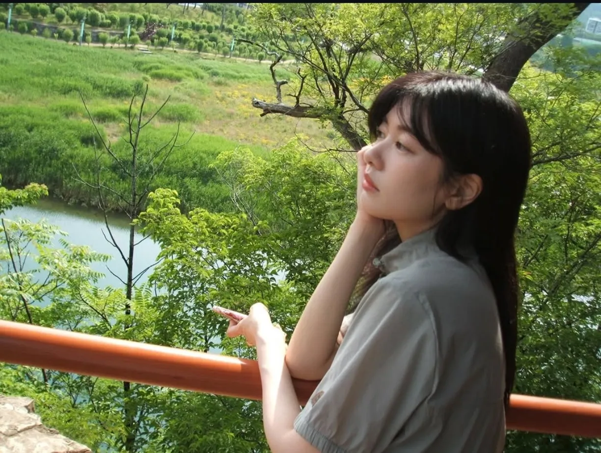 Behind-the-scenes cut of Jung Somin