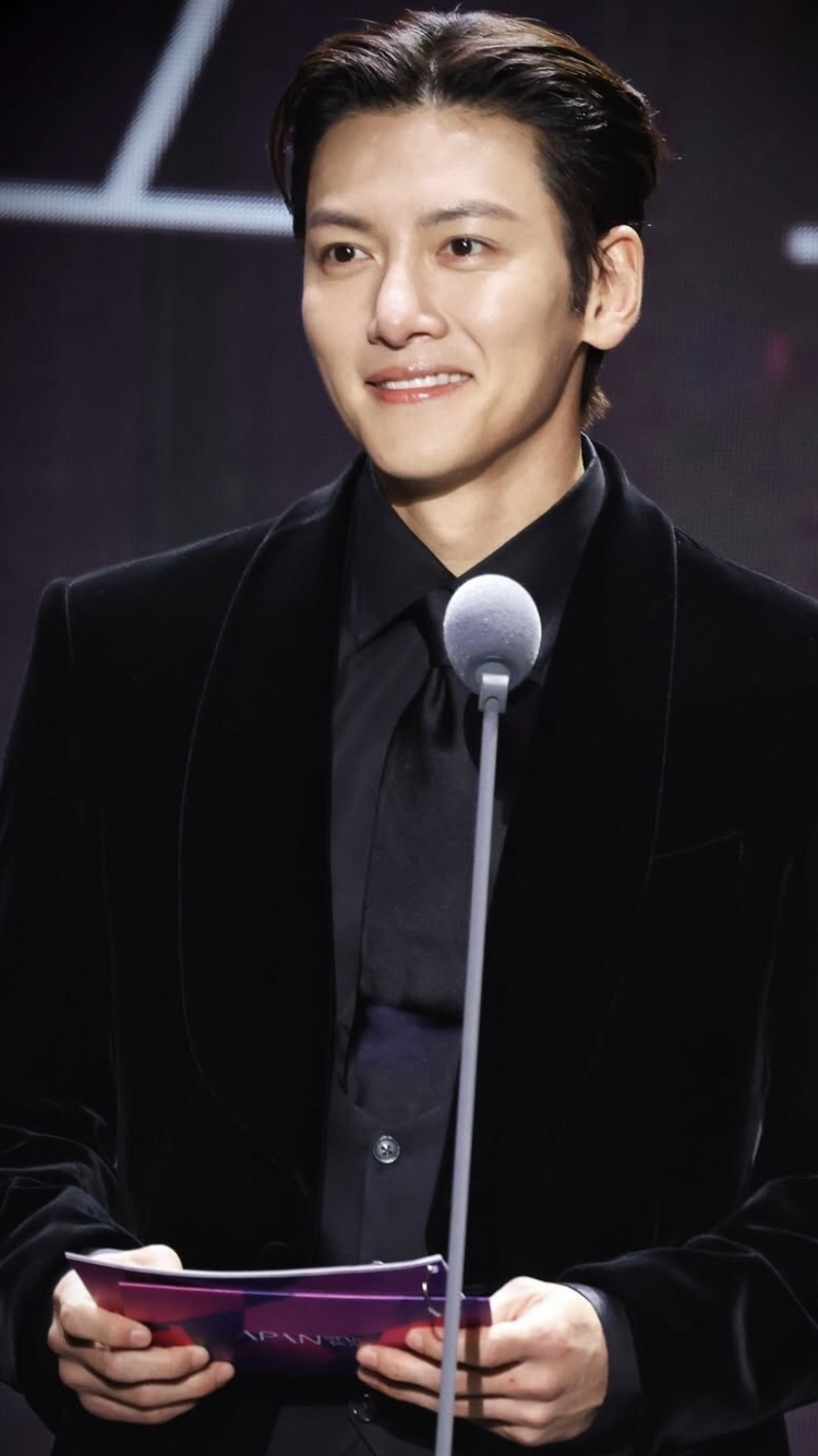 Special wallpaper made by Ji Changwook's fans