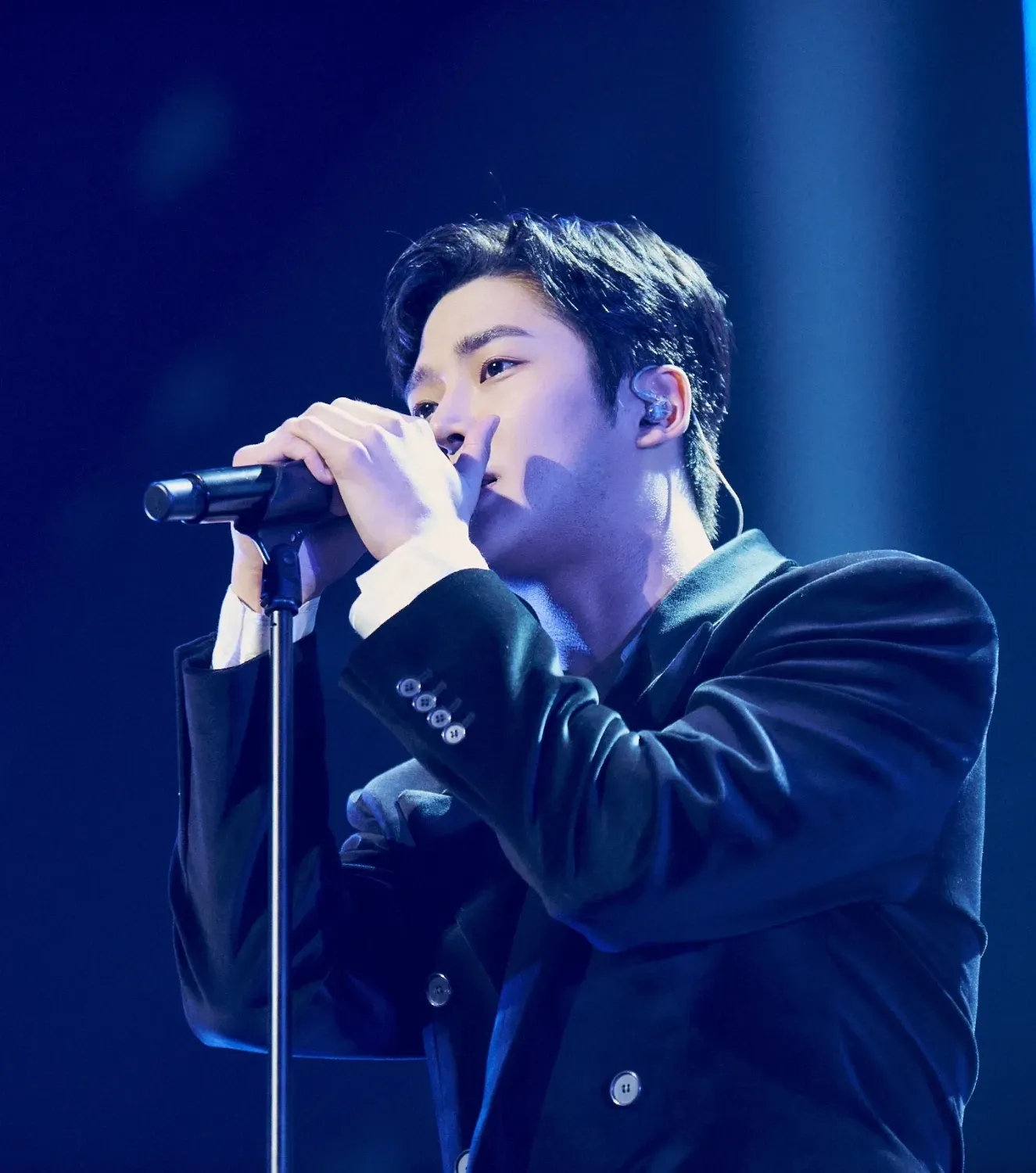 Cuplikan di balik layar dari Rowoon
