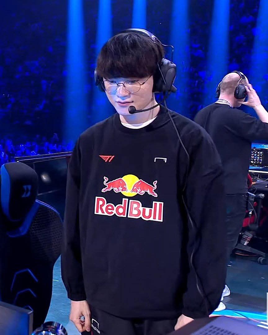 Behind-the-scenes cut of Faker