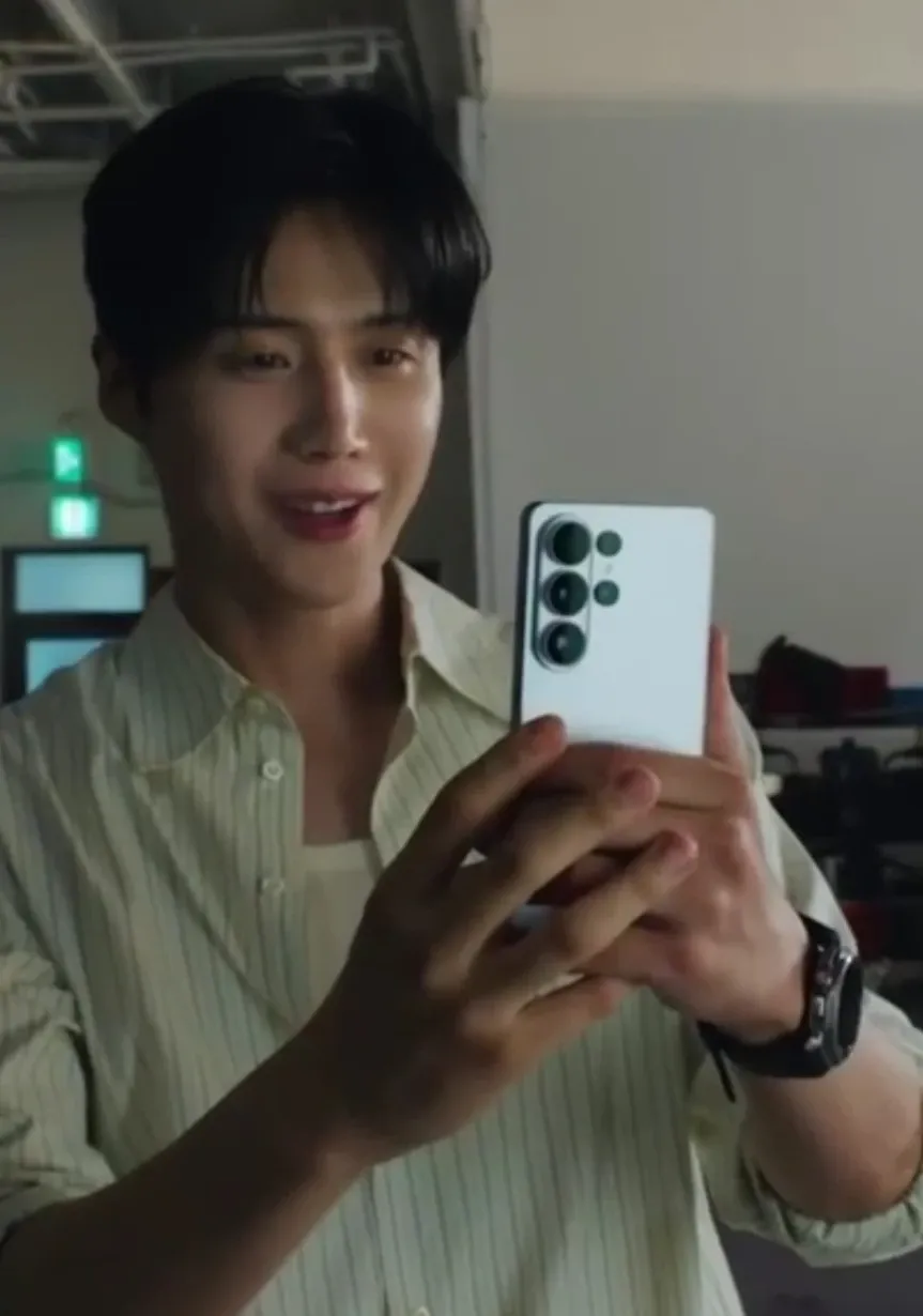 Recent activity shot of Kim Seonho