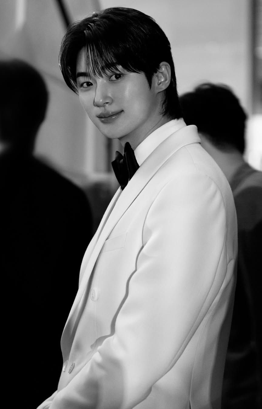 Latest photo of Byeon Wooseok