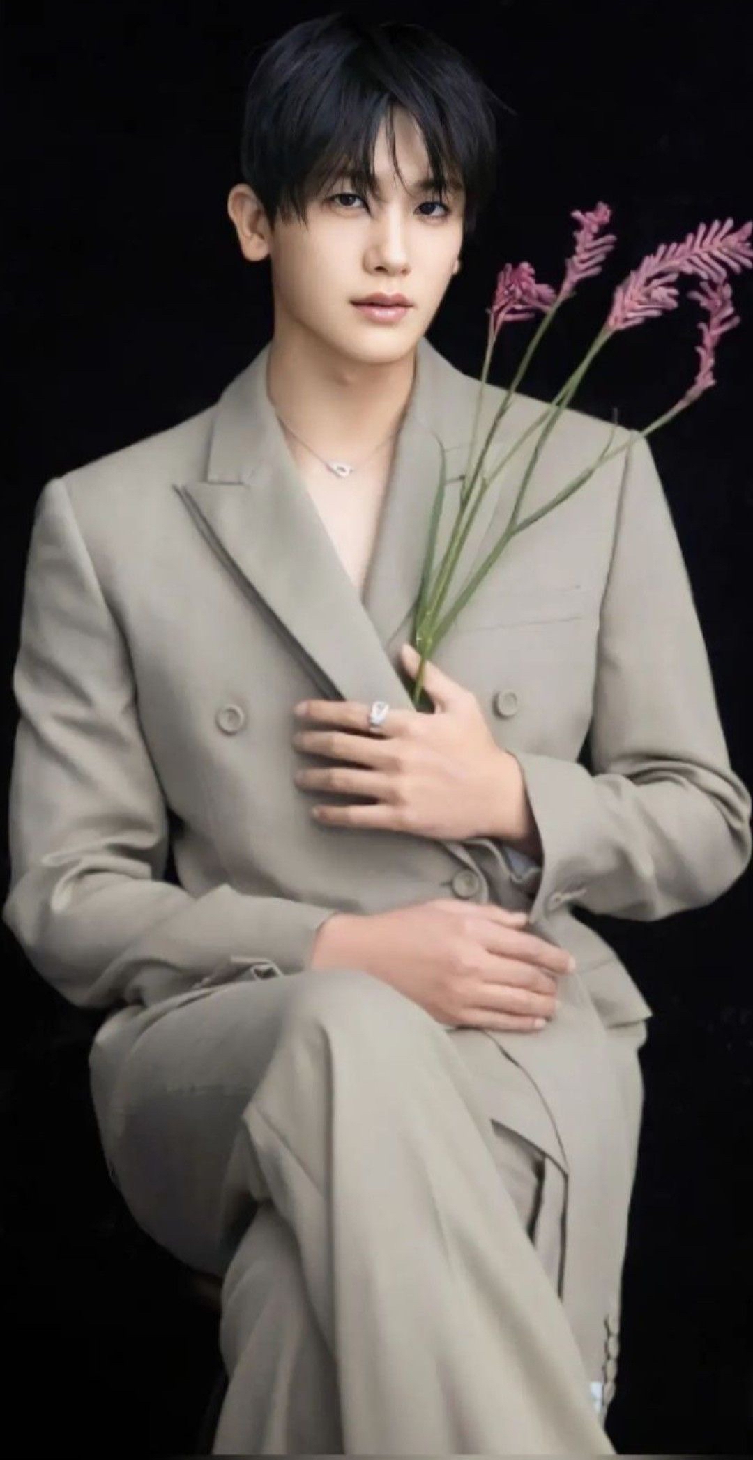 Emotional wallpaper shared by fans for Park Hyungsik