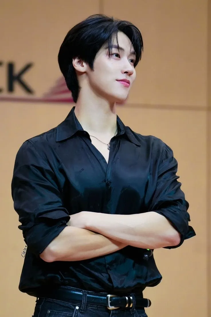 Recent activity shot of Lee Seunghyub