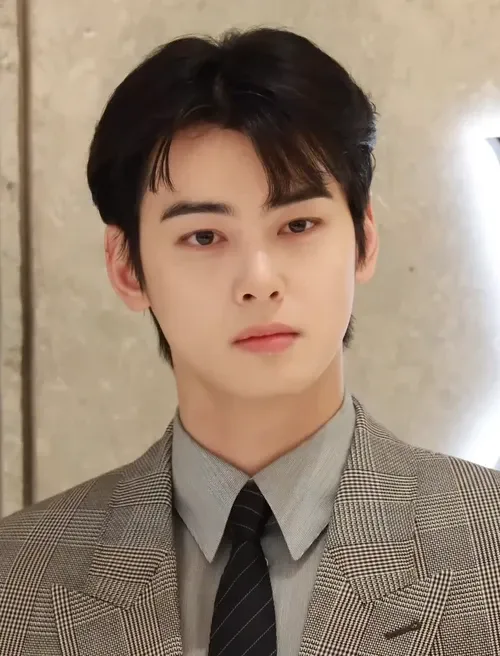 Latest photo of Cha Eunwoo