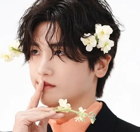 Behind-the-scenes cut of Park Hyungsik