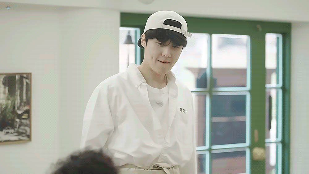 Behind-the-scenes cut of Kim Seonho