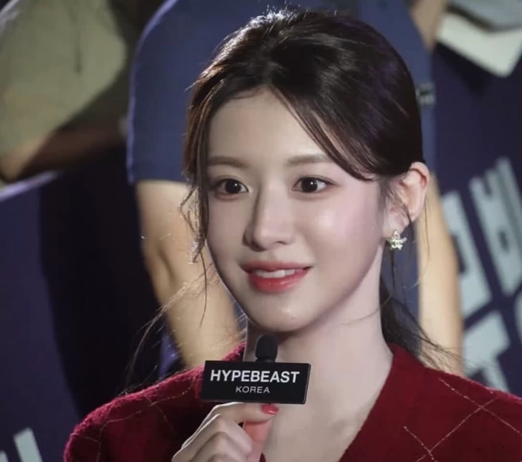 Behind-the-scenes cut of Go Younjung