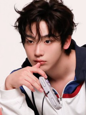 Behind-the-scenes cut of Kim Yohan
