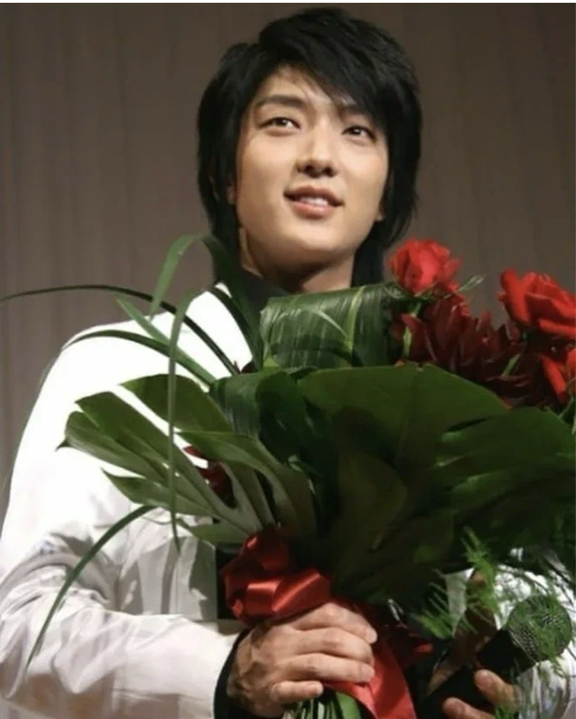 Latest photo of Lee Joongi