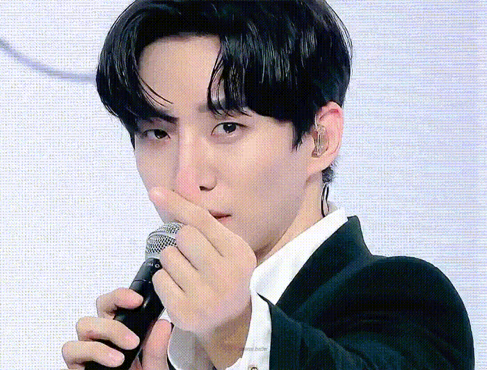 粉丝拍下的李俊昊瞬间