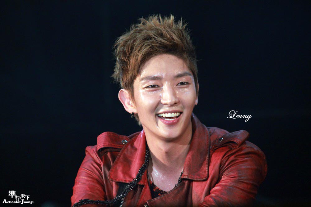 Behind-the-scenes cut of Lee Joongi