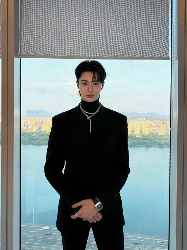 Recent activity shot of Byeon Wooseok