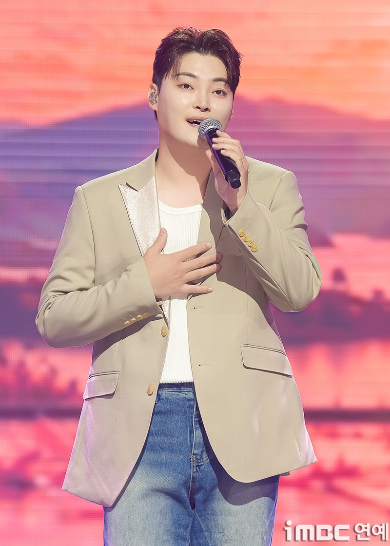 Behind-the-scenes cut of Kim Kyungmin