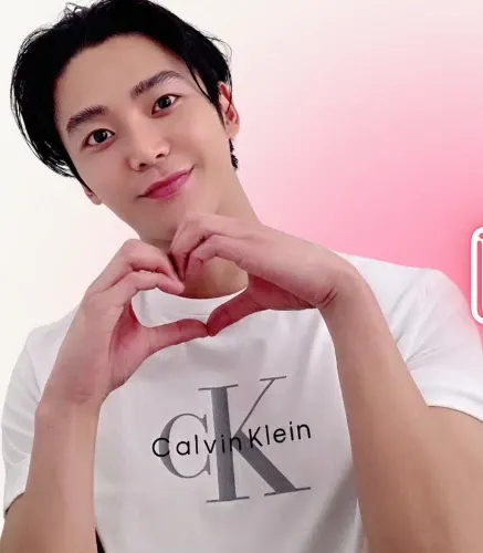 Foto terbaru dari Rowoon