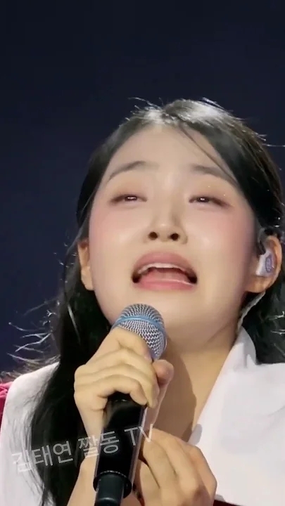 Kim Taeyeon background image recommended by Choeaedol Celeb fandom