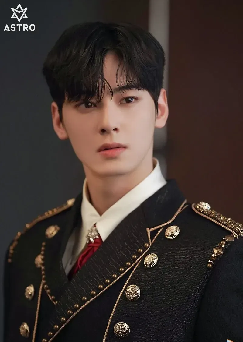 A moment captured by a fan of Cha Eunwoo