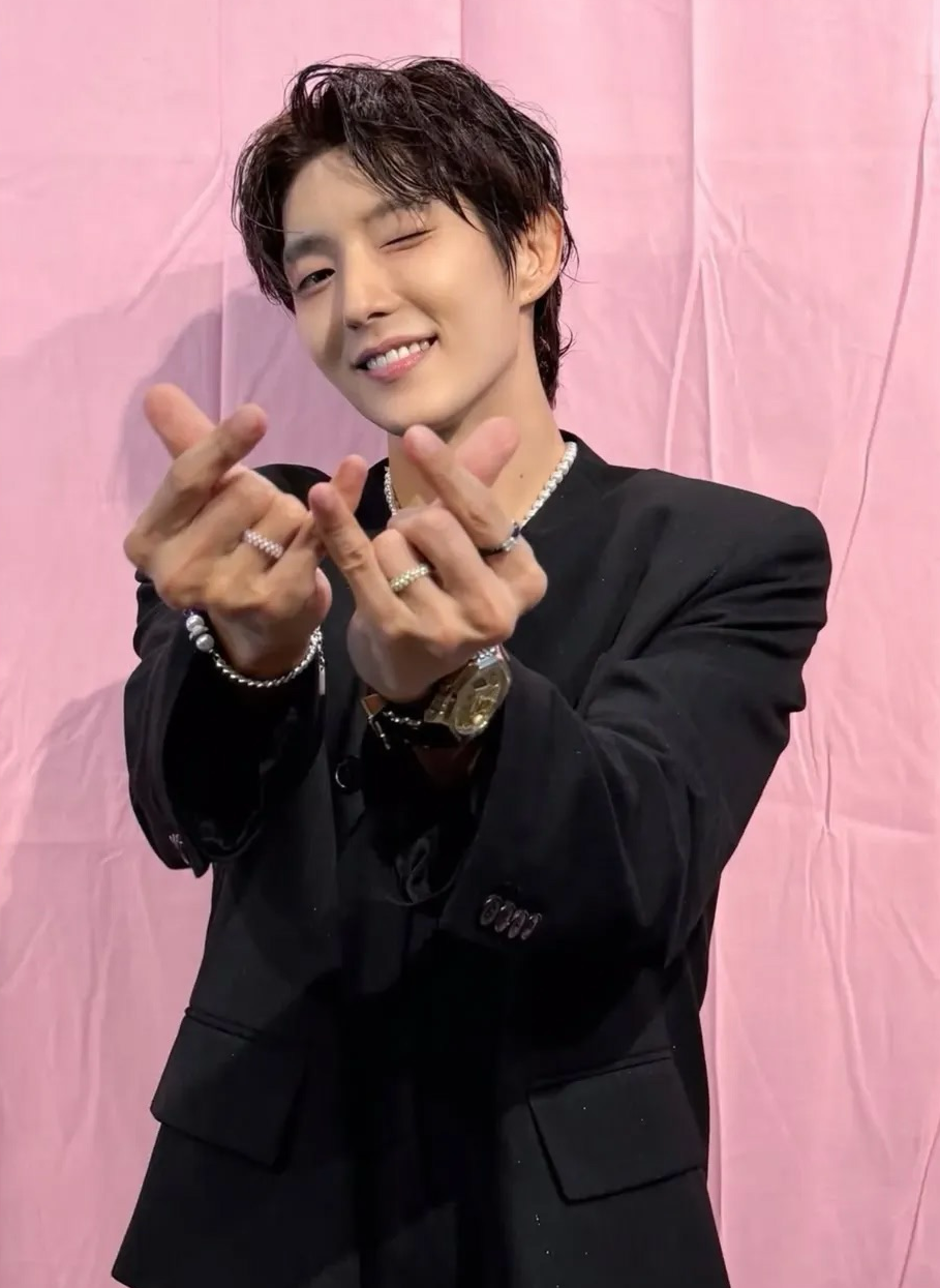 Recent activity shot of Lee Joongi