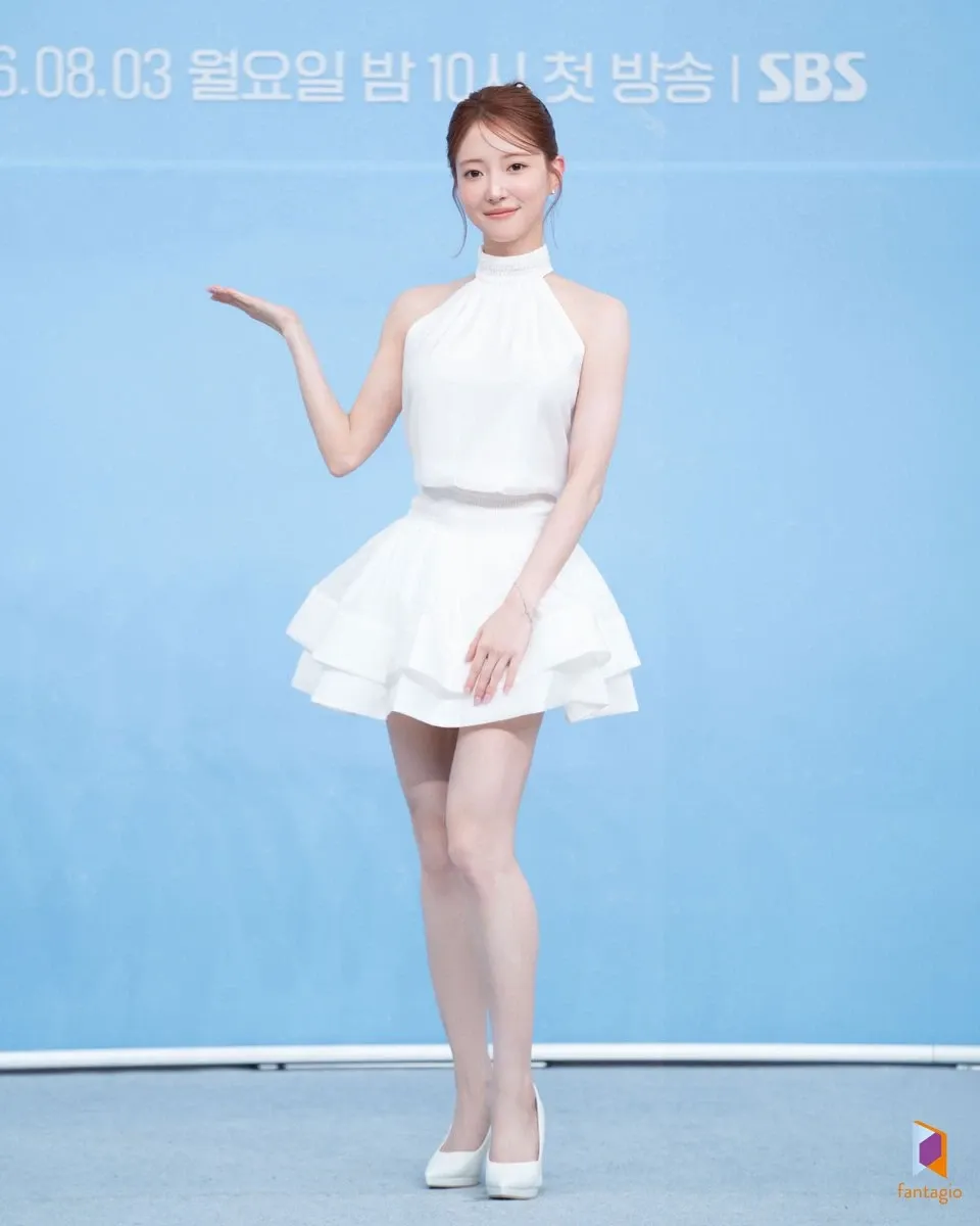 Latest photo of Lee Seyoung