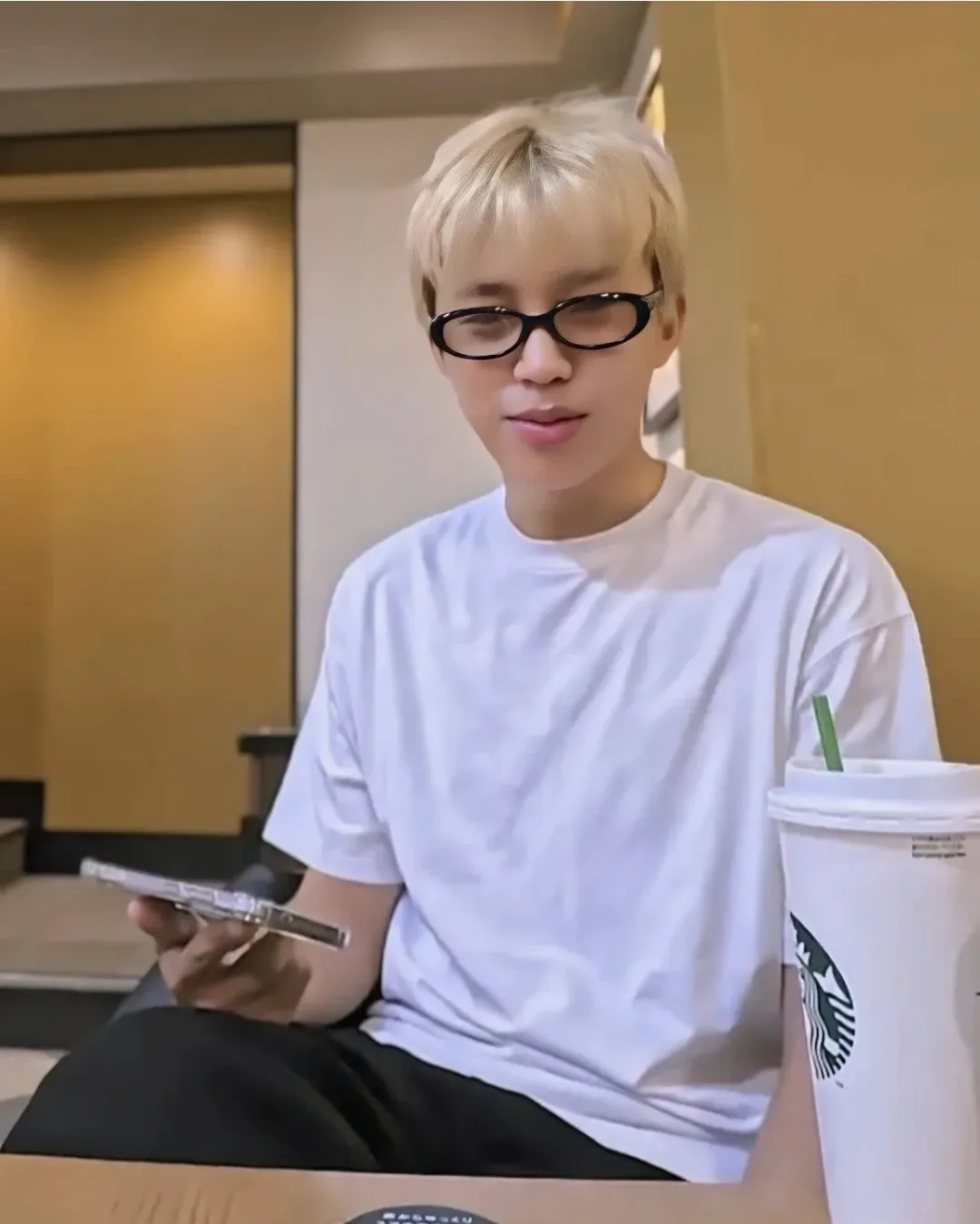 Momen yang diabadikan oleh penggemar Lim Youngwoong