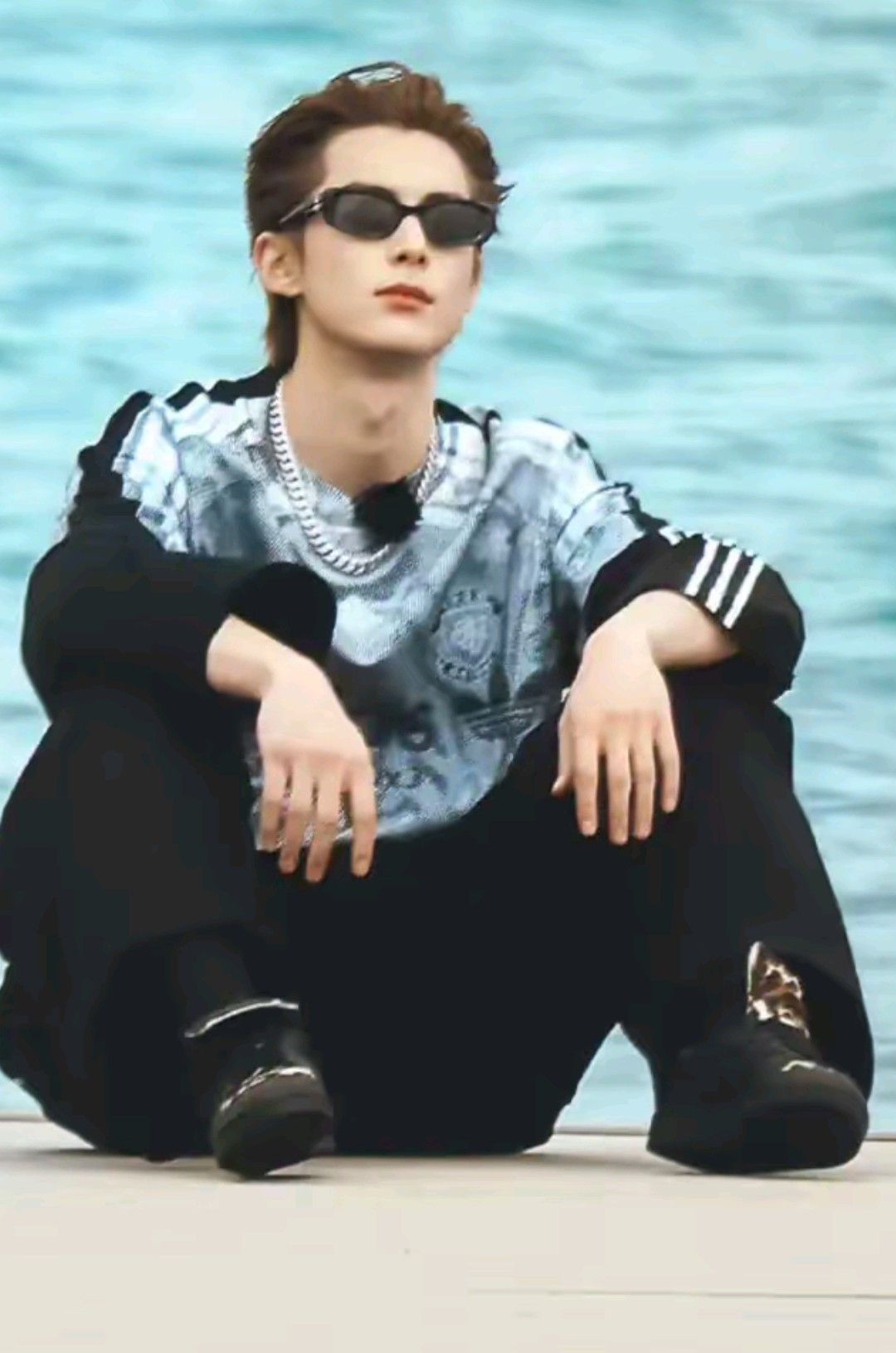 A moment captured by a fan of Dylan Wang