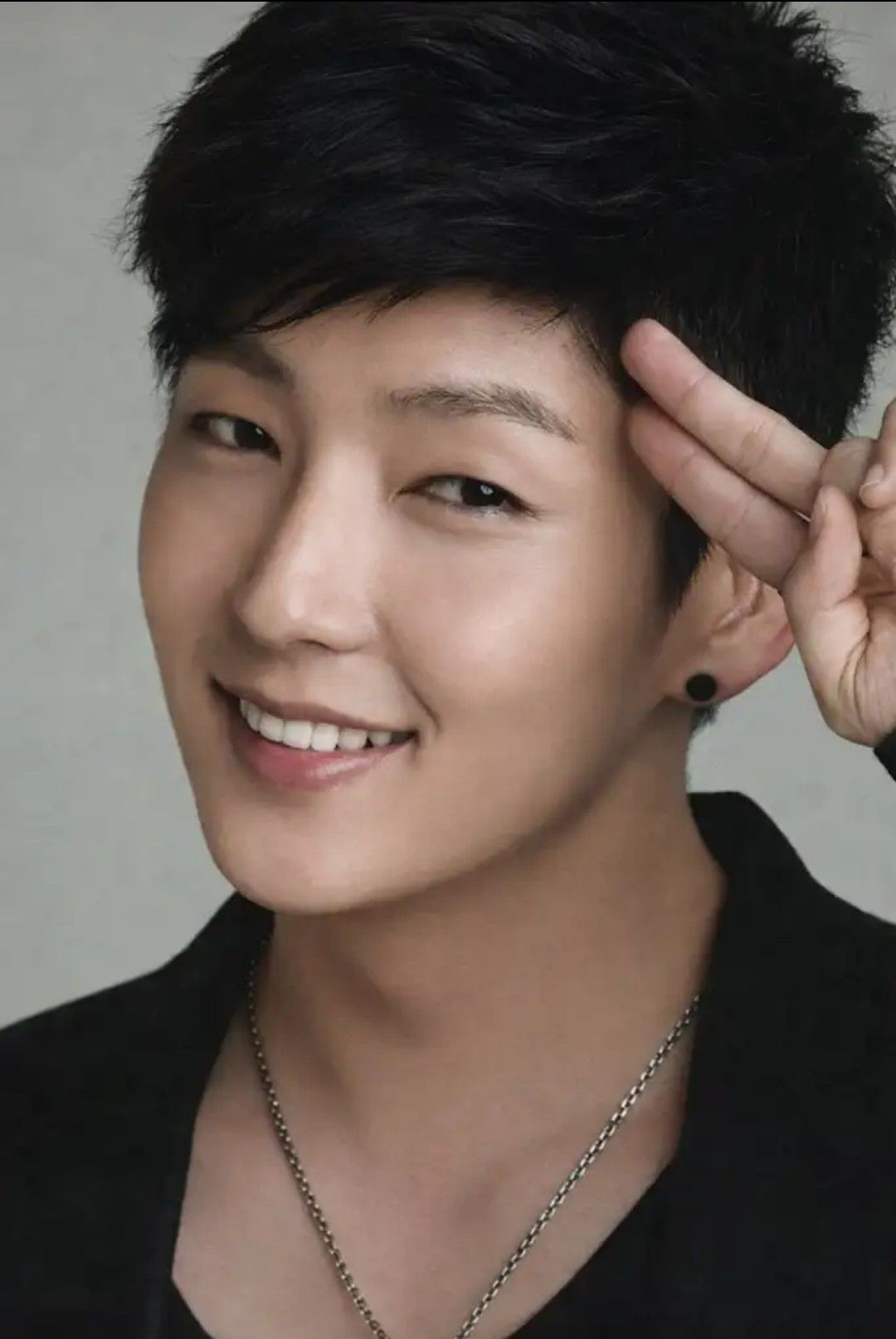 Recent activity shot of Lee Joongi