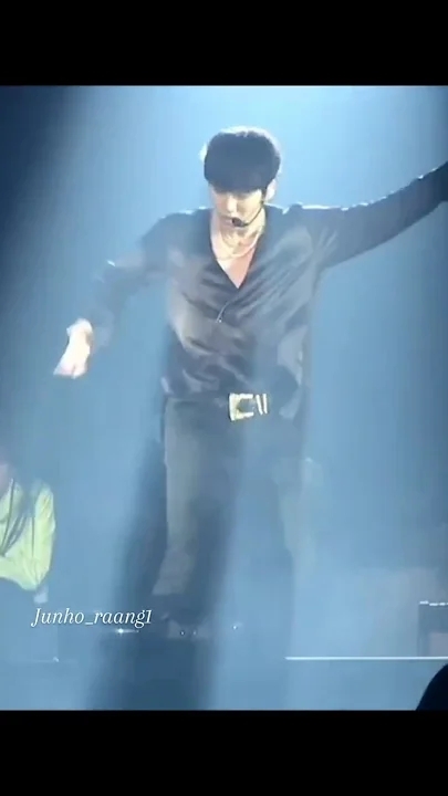 Special wallpaper made by Lee Junho's fans