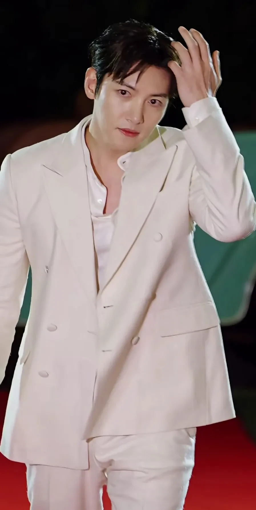 Behind-the-scenes cut of Ji Changwook