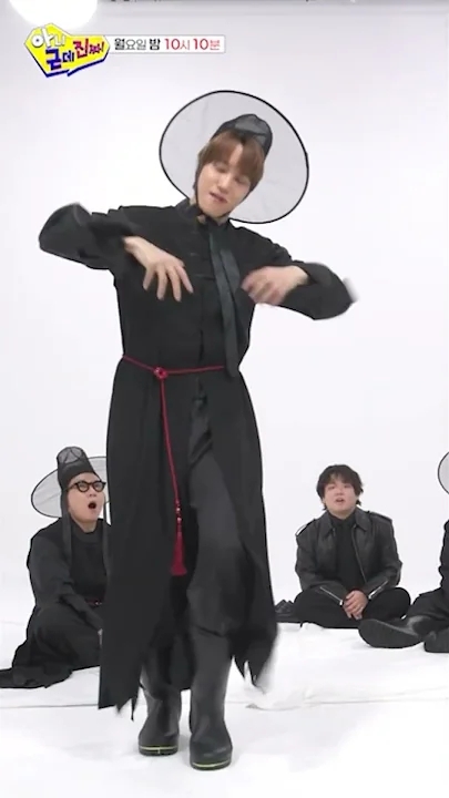 Special wallpaper made by KAI's fans