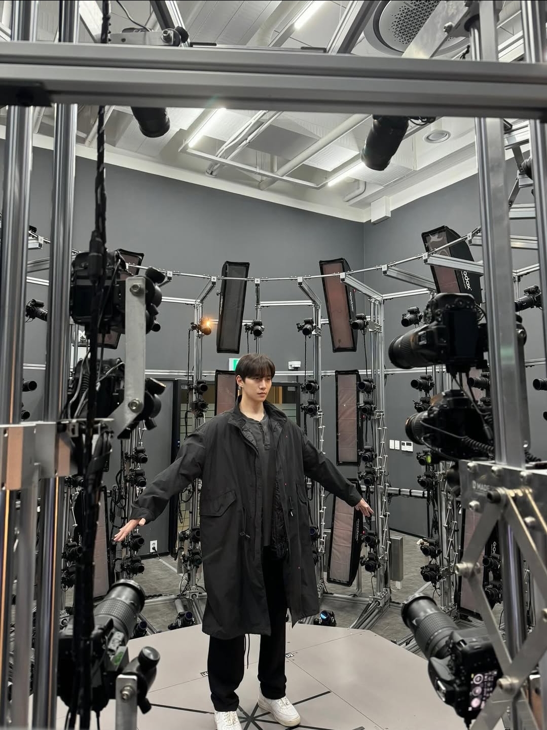 イ・ジュノの最近の活動ショット